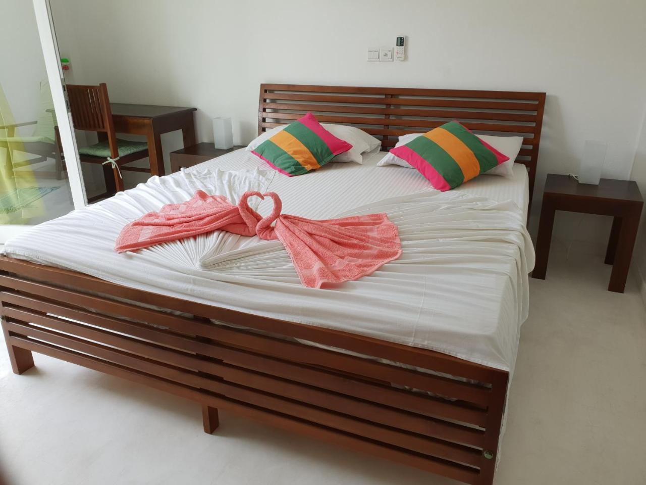 The Bed Hotel Hikkaduwa Ngoại thất bức ảnh